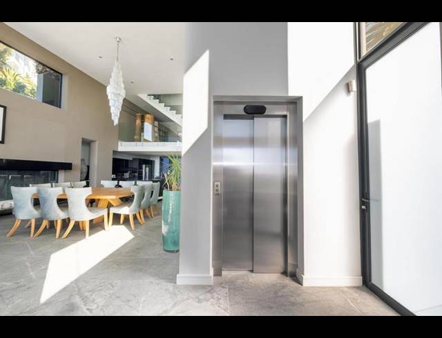 7 BEDROOM HOUSE FOR SALE IN BANTRY BAY